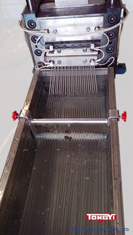 দ্বিতীয় এক্সট্রুডারের হাইড্রোলিক হেড